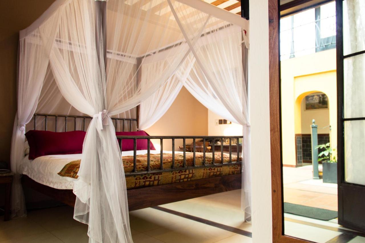 Hotel Bougainviller Кампала Екстериор снимка