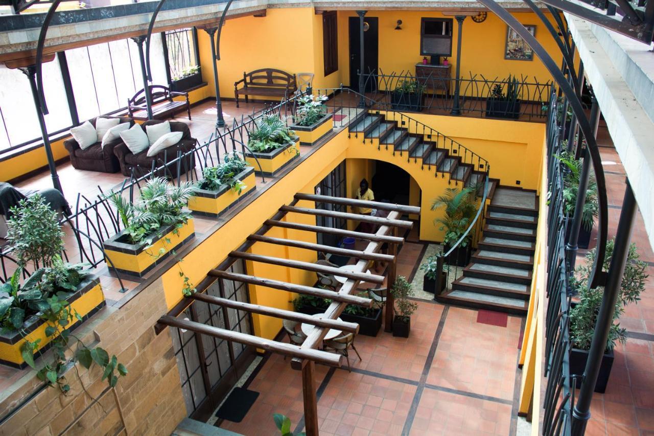 Hotel Bougainviller Кампала Екстериор снимка