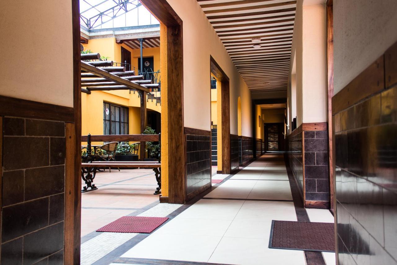 Hotel Bougainviller Кампала Екстериор снимка