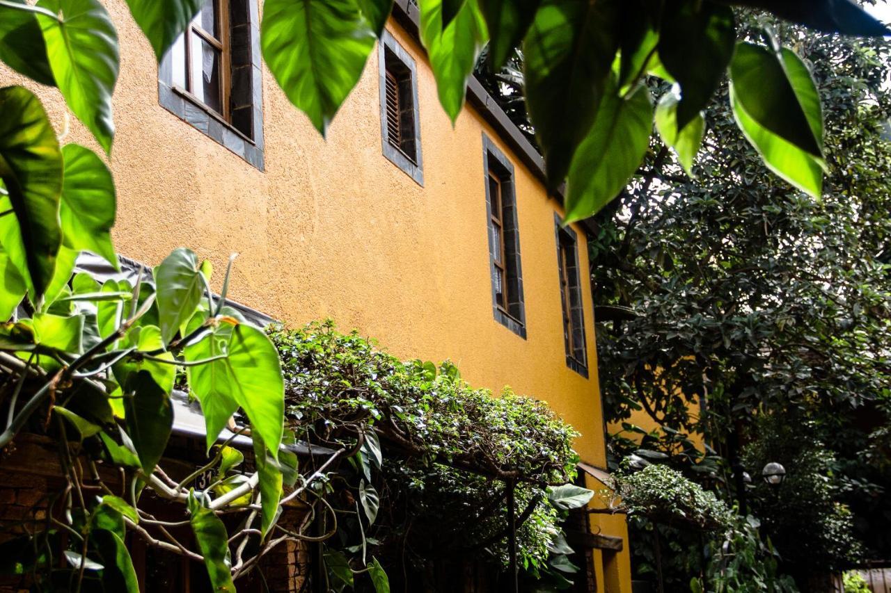 Hotel Bougainviller Кампала Екстериор снимка