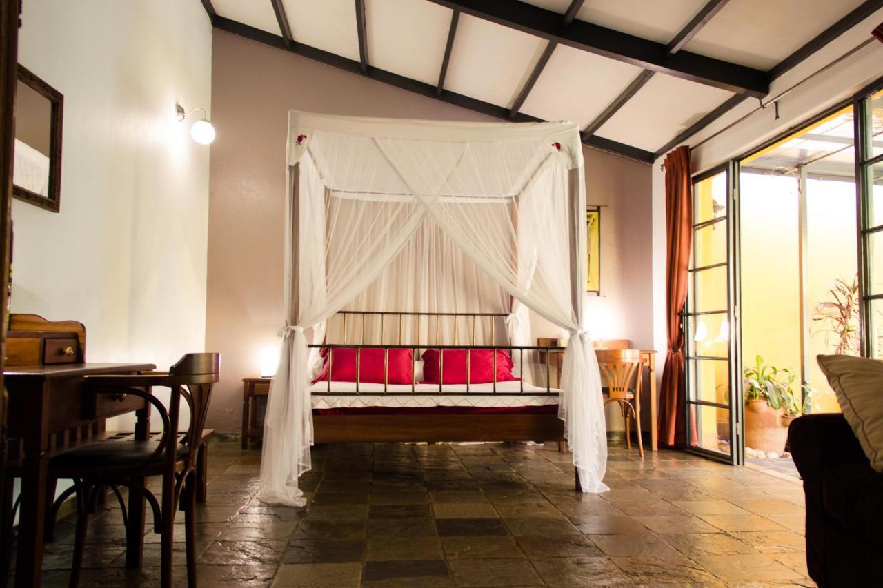 Hotel Bougainviller Кампала Екстериор снимка