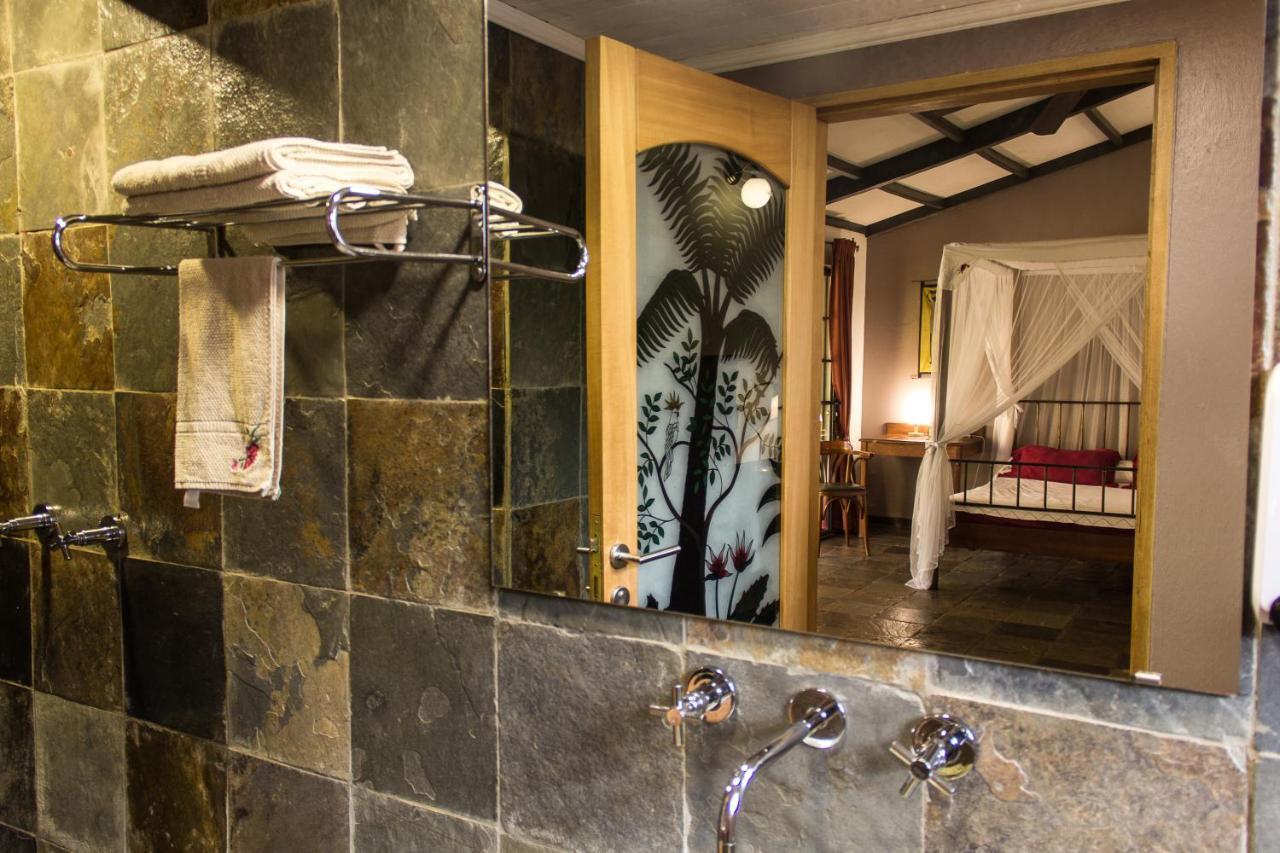 Hotel Bougainviller Кампала Екстериор снимка
